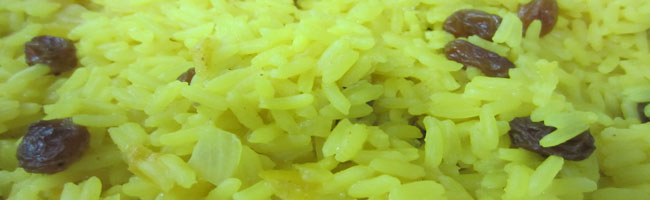 Arroz de passas e açafrão